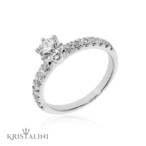 Classic Solitaire Diamond Engagement Ring 6 prongs set with Diamonds on the sides