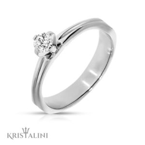 Classic Soliatire Diamond Engagement Ring 4 prongs