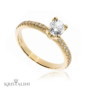 Soliatire Diamond Engagement Ring set with Diamonds at each side